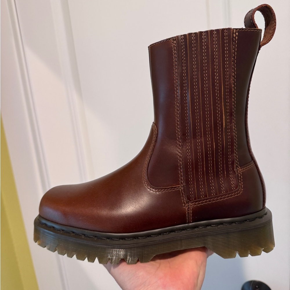 BRAND NEW NEVER BEEN WORN DOC MARTENS AMAAYAH LO Leather Boots